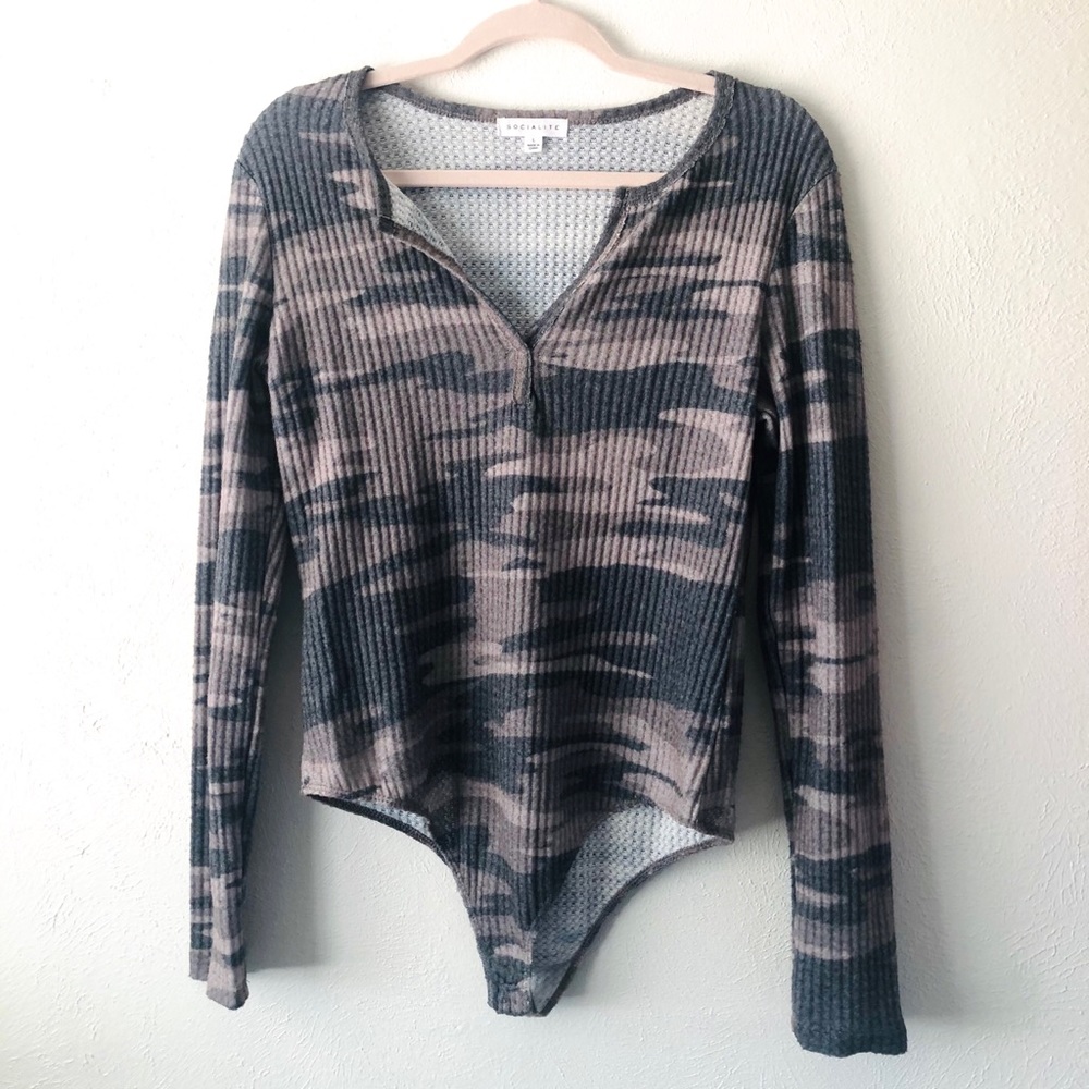 🎉 Final Price NWOT Socialite camo bodysuit D9